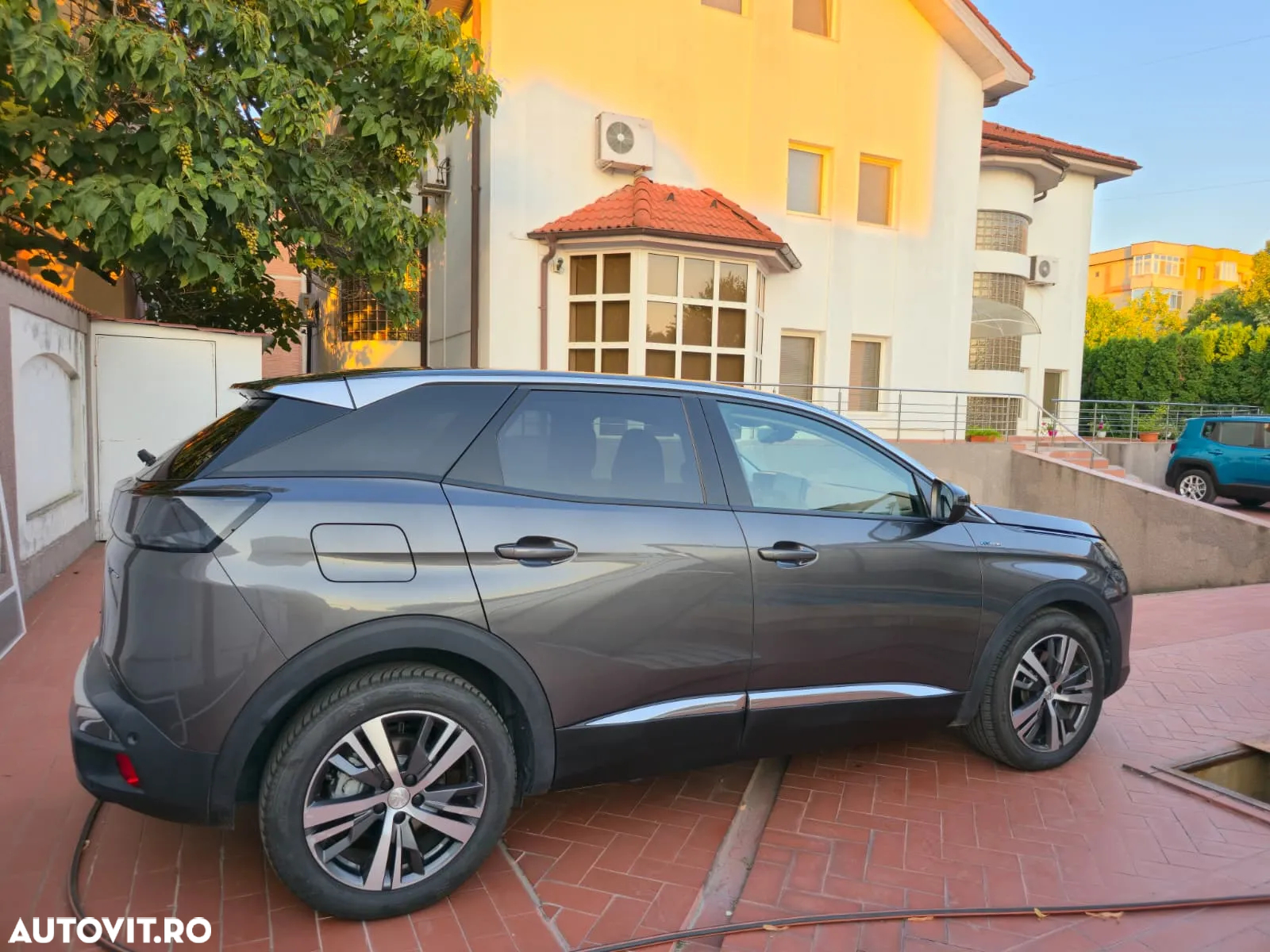 Peugeot 3008 Plug-In Hybrid4 300 e-EAT8 GT - 10