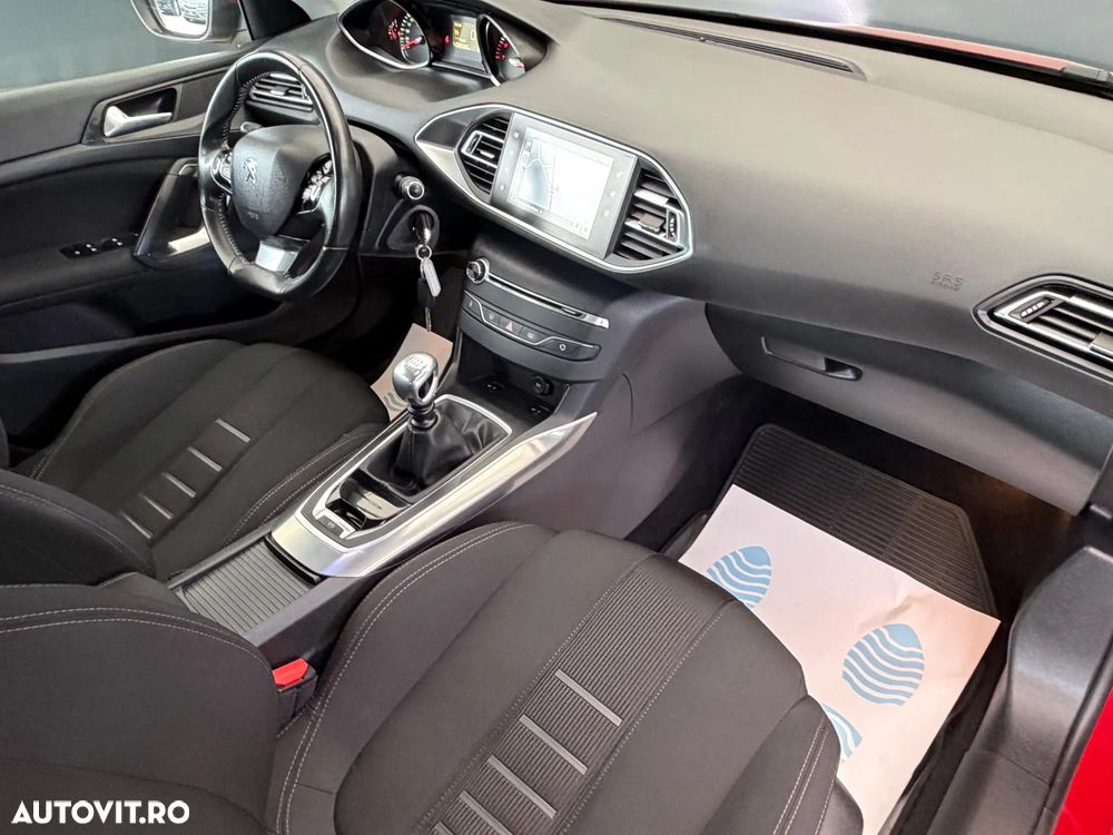 Peugeot 308 125 THP Allure - 5