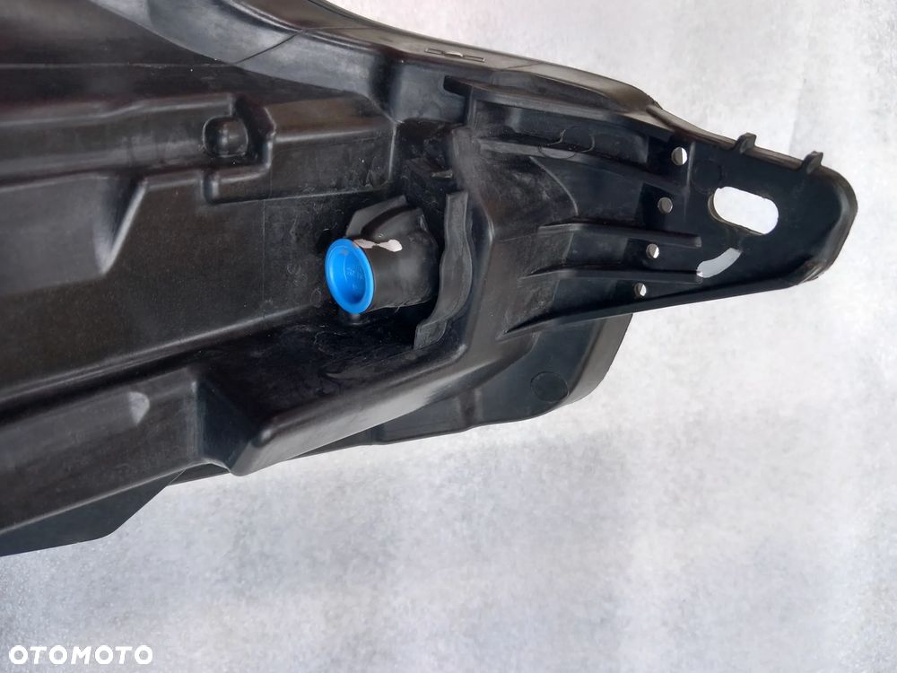 Lampa VOLVO V60 S60 przód/przednia prawa OE AECY6 - 9