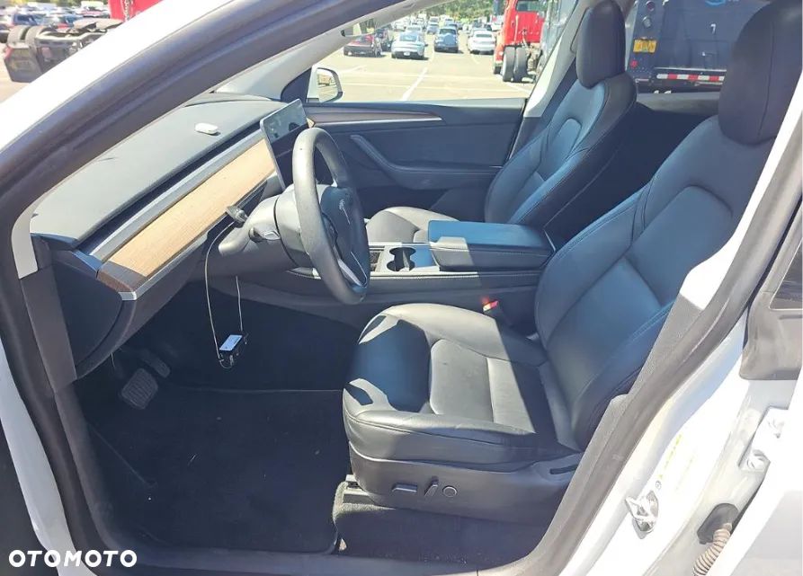 Tesla Model Y Long Range Dual Motor AWD - 7