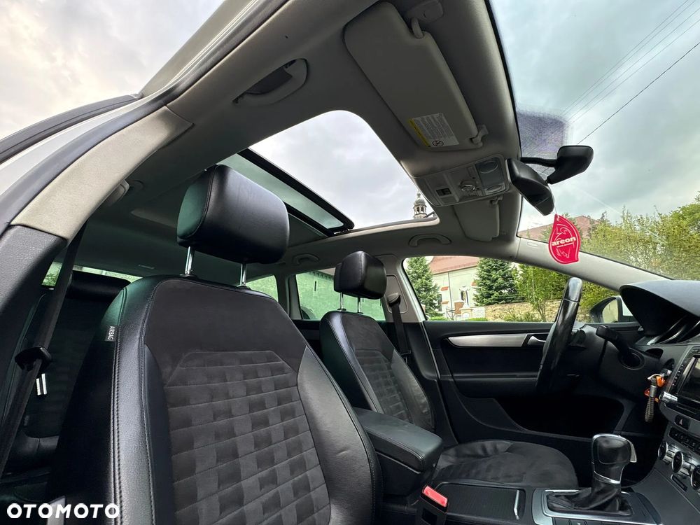 Volkswagen Passat - 12