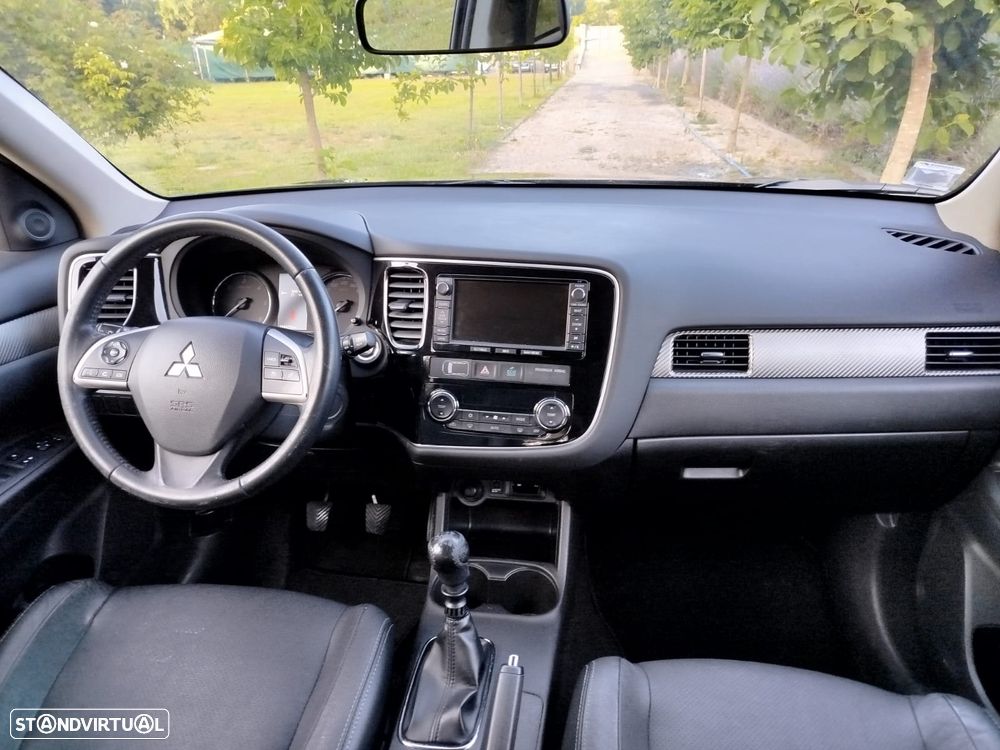 Mitsubishi Outlander 2.2 DI-D Instyle Navi - 5