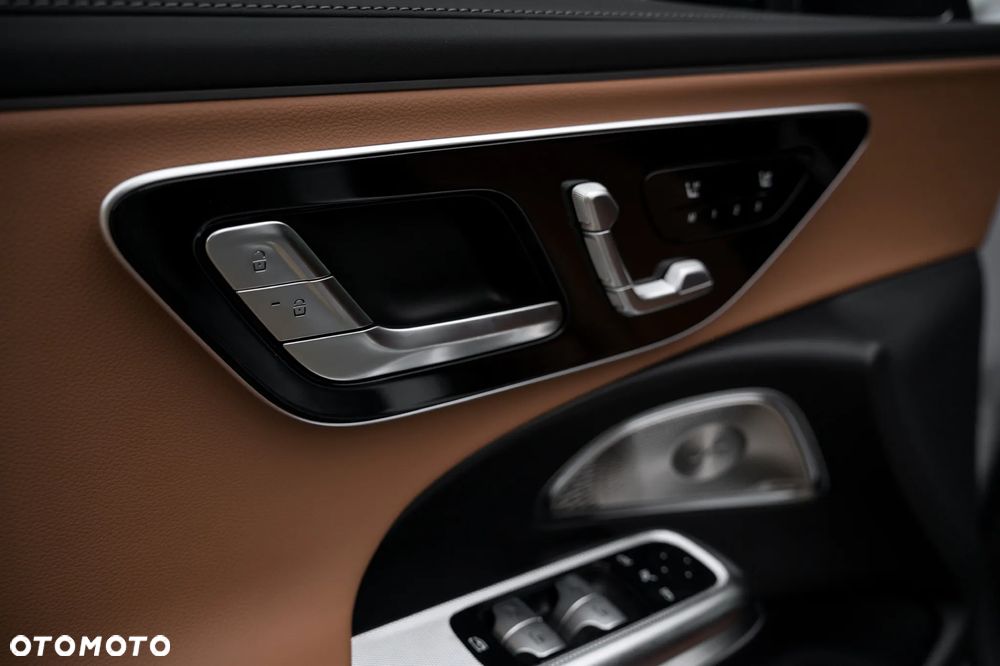 Mercedes-Benz Klasa E 220 d mHEV 4-Matic AMG 9G-Tronic - 29