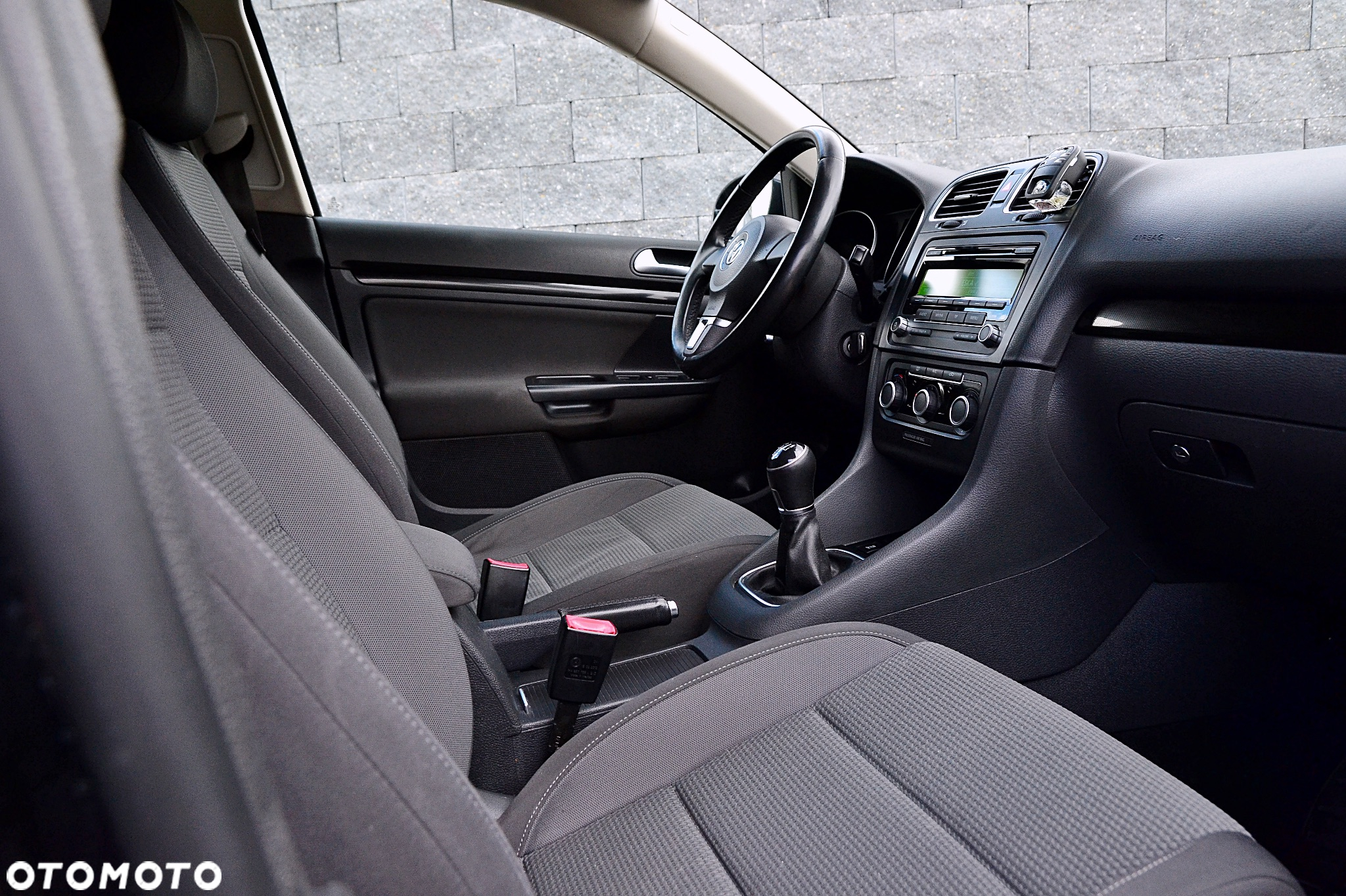 Volkswagen Golf 1.6 TDI BlueMotion Technology Comfortline - 12
