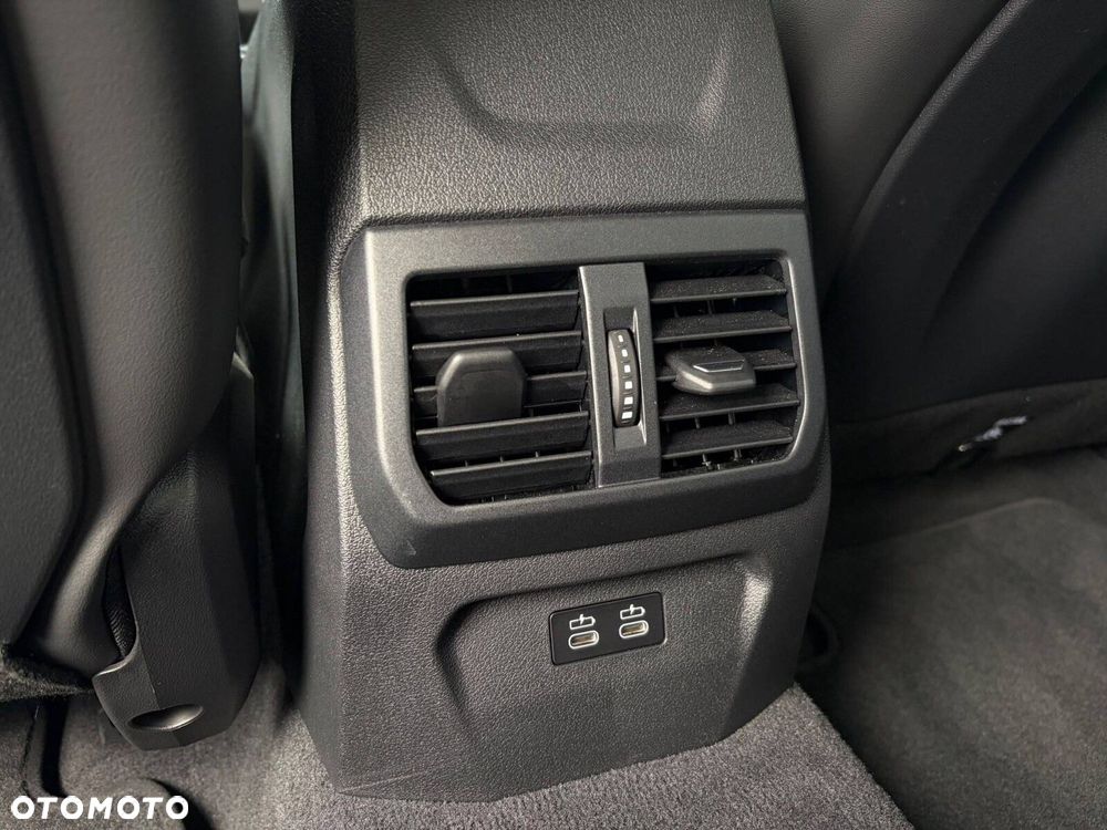BMW Seria 2 220d mHEV - 17