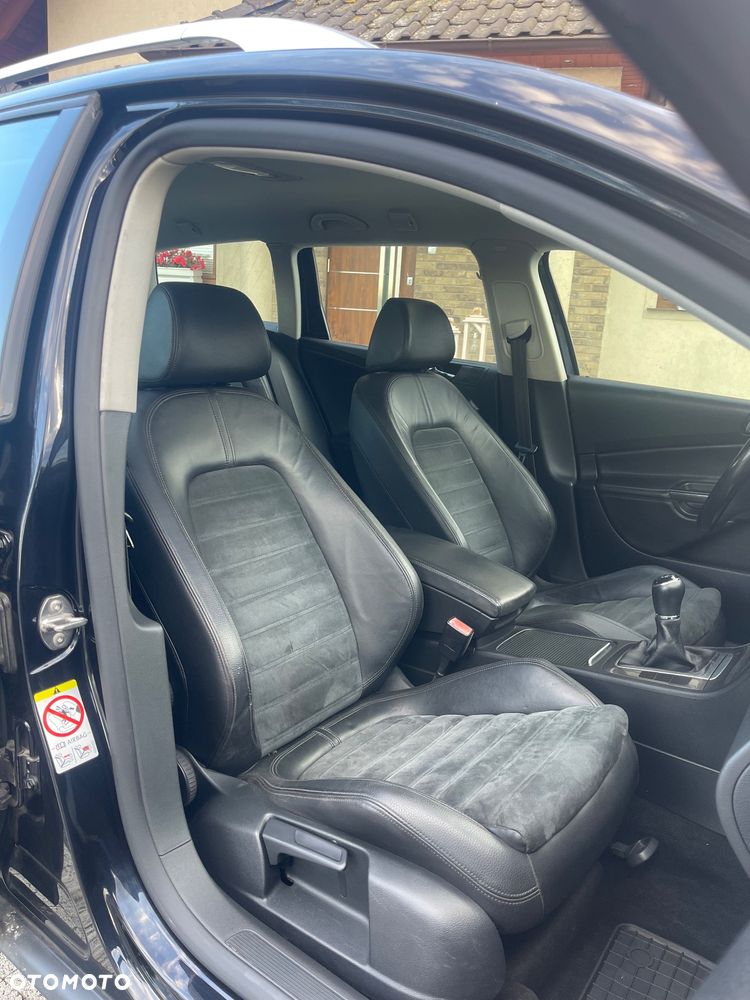 Volkswagen Passat 2.0 TDI DPF Highline - 22