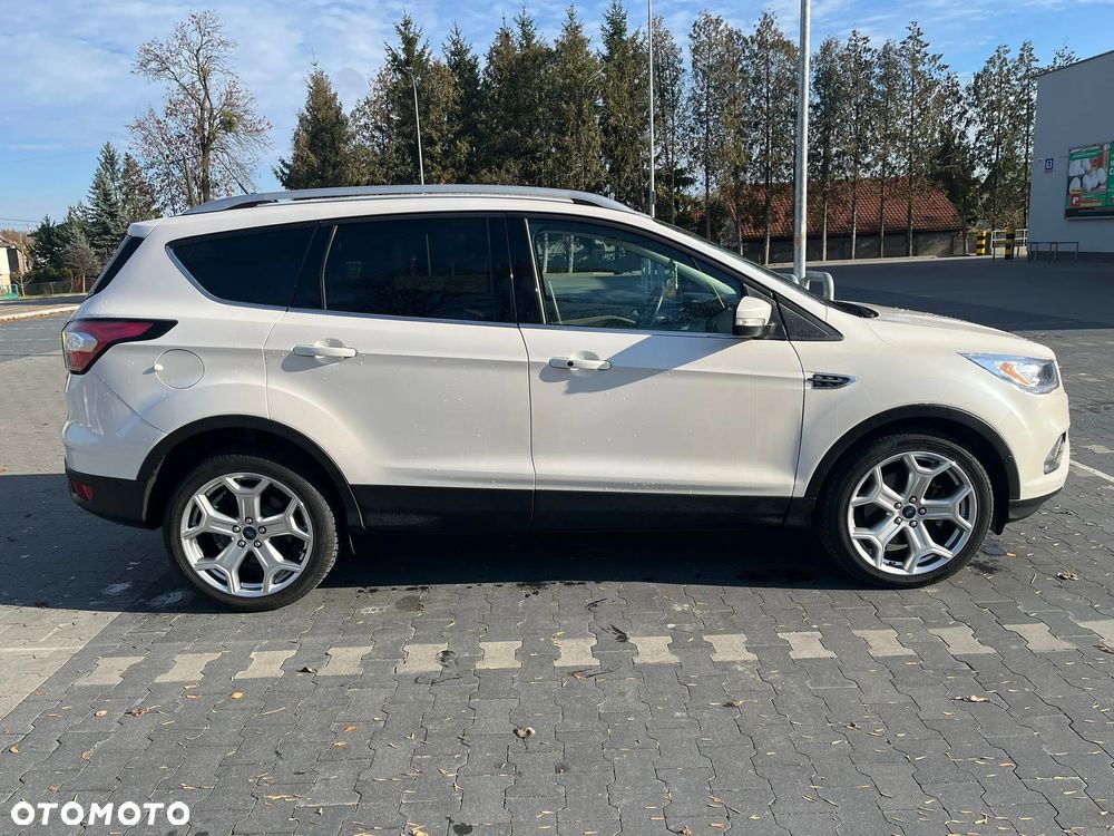 Ford Escape 2.0 EcoBoost AWD Titanium - 4
