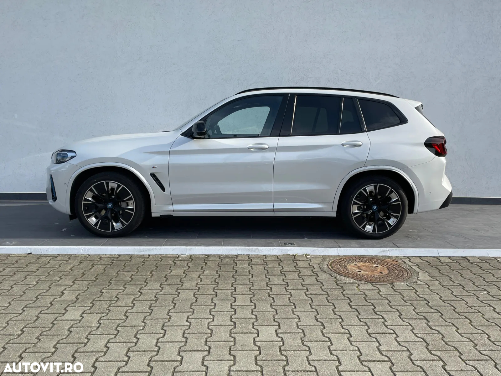 BMW iX3 - 4