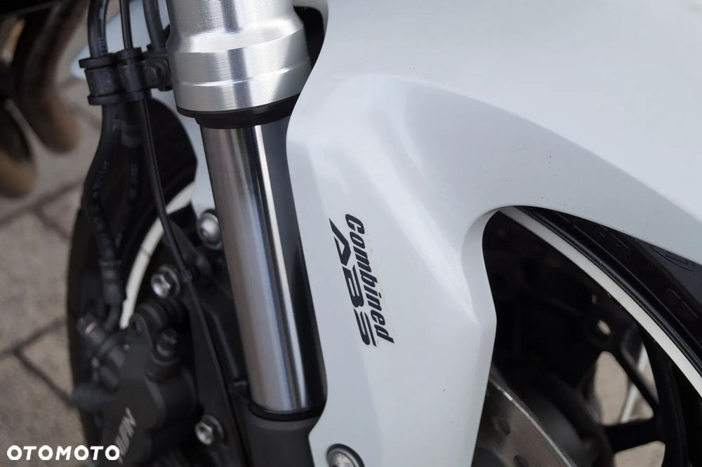 Honda CB - 12