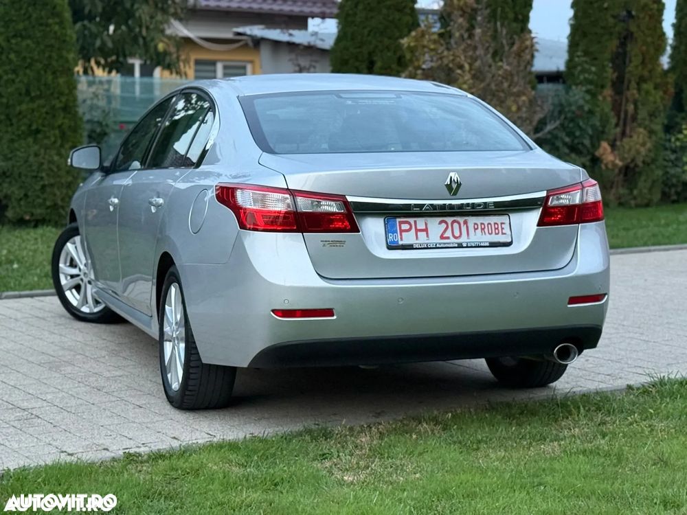 Renault Latitude 2.0 dCi Luxury - 3