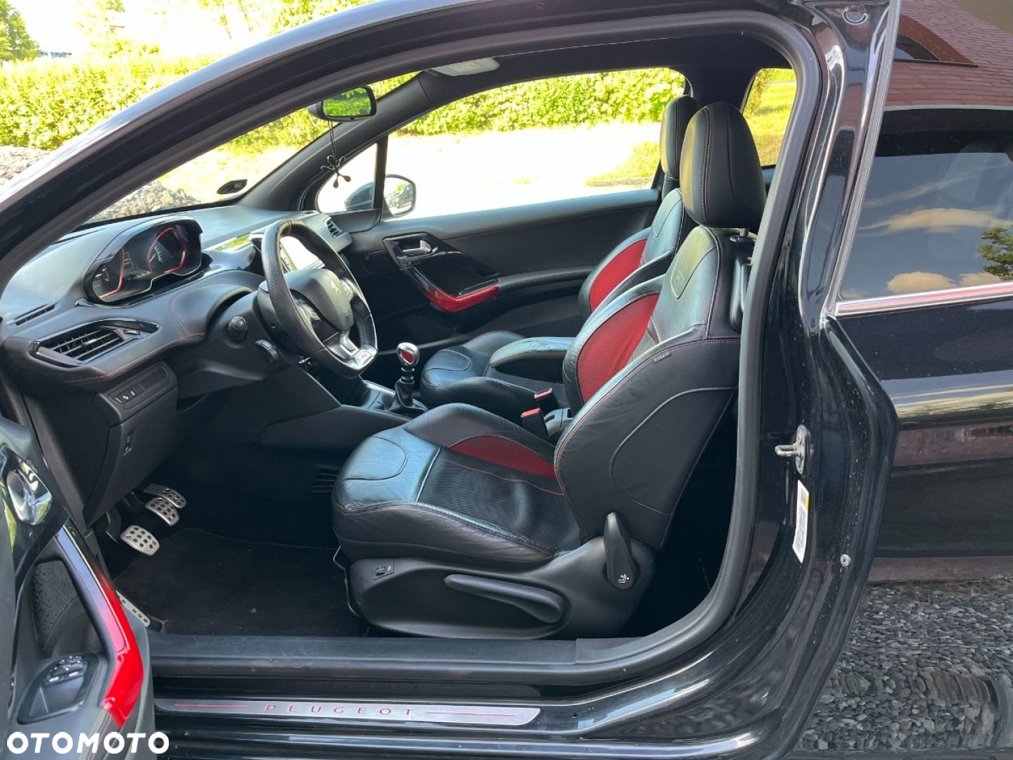 Peugeot 208 GTI 200 THP - 22