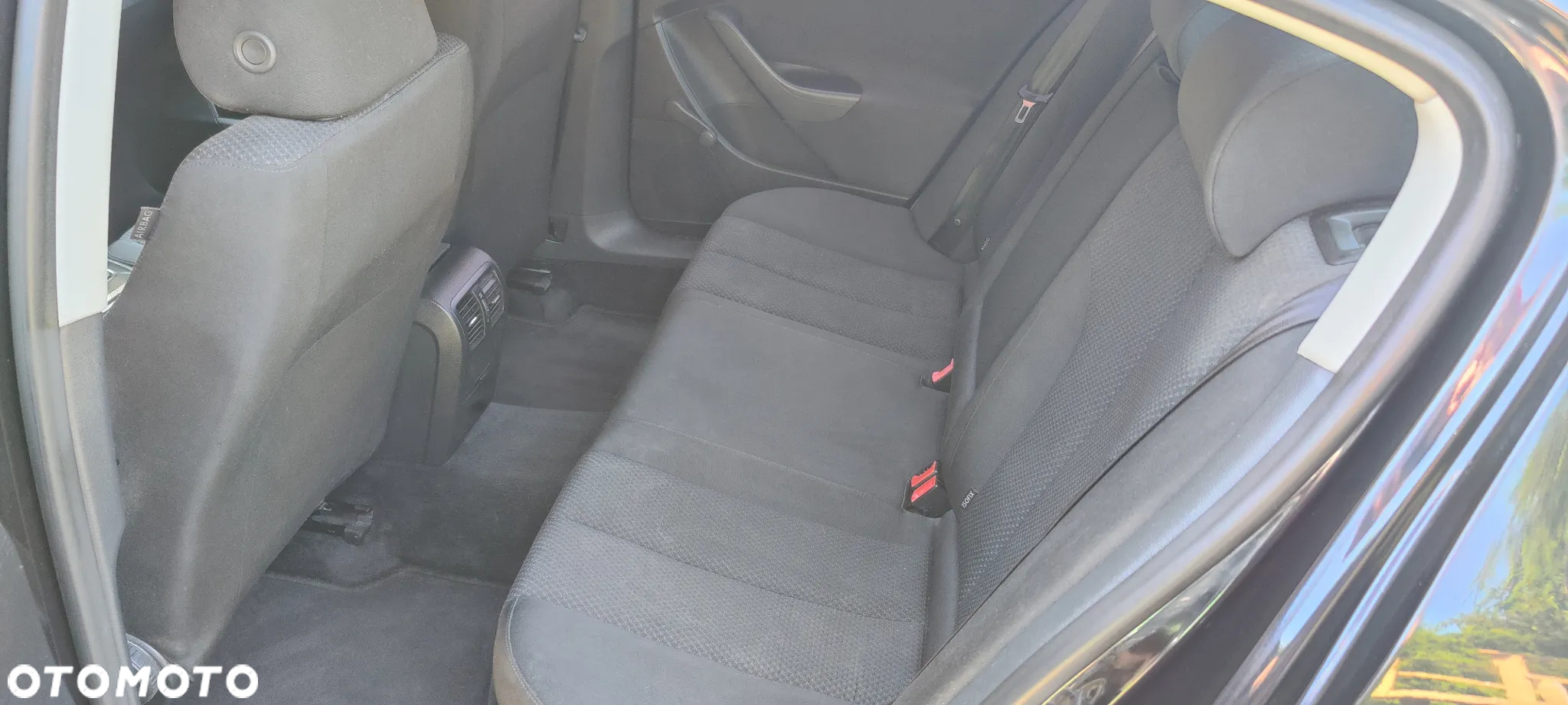 Volkswagen Passat - 14