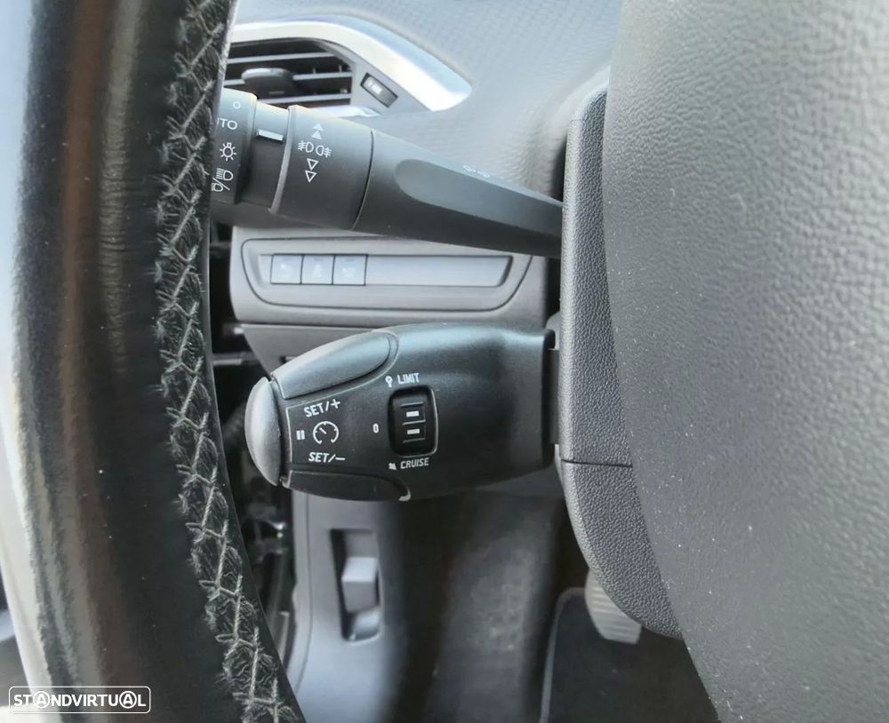 Peugeot 2008 1.6 BlueHDi Allure - 14