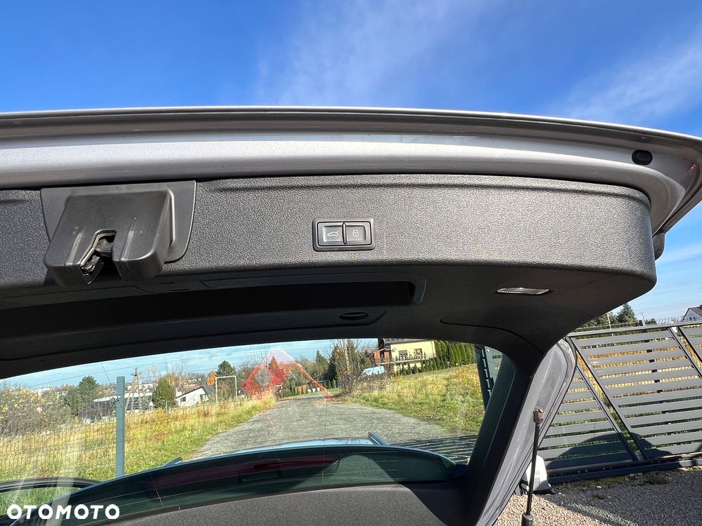 Audi A4 Avant 2.0 TDI ultra S tronic sport - 24