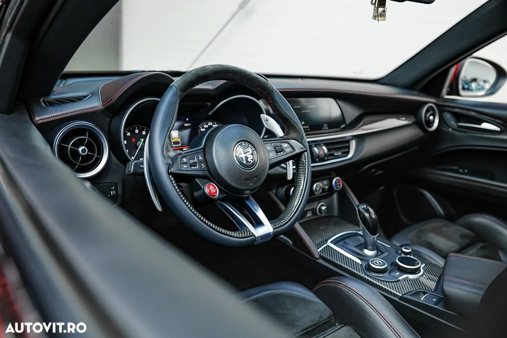 Alfa Romeo Stelvio - 38