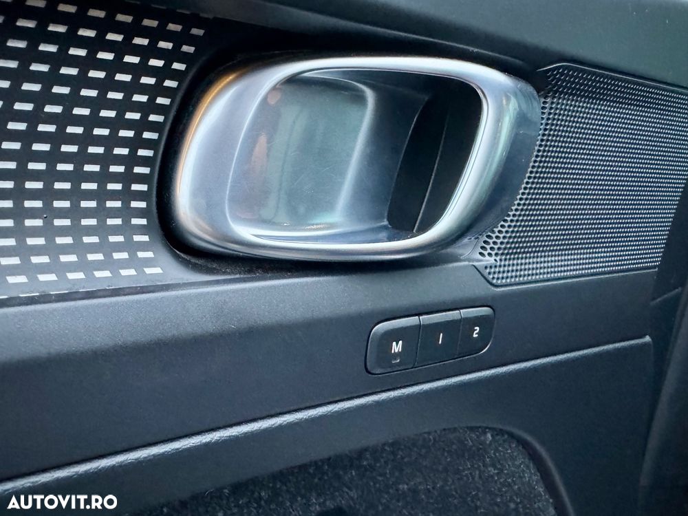 Volvo XC 40 D4 AWD R-Design - 6