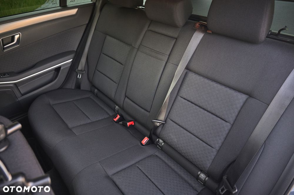 Mercedes-Benz Klasa E 250 CDI DPF 4Matic BlueEFFICIENCY 7G-TRONIC - 29