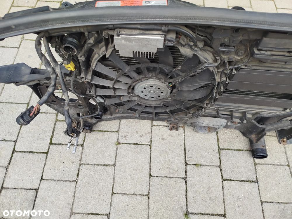 Audi A4 B6 1.8 T1.9 TDI pas przedni - 3