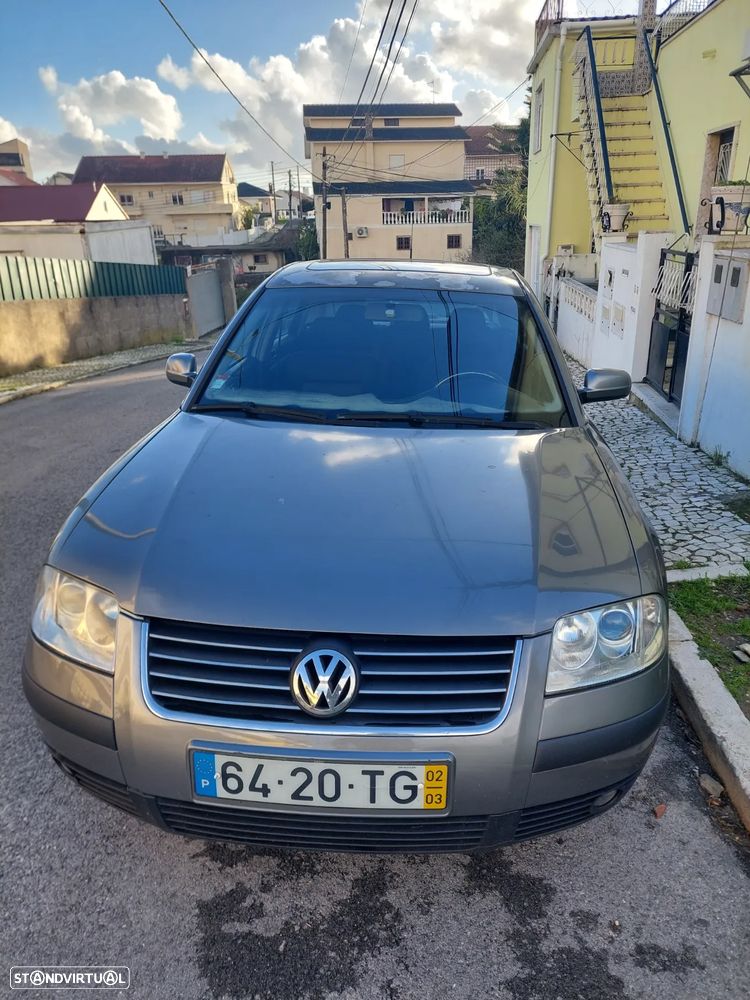 VW Passat 1.9 TDi Confortline - 1