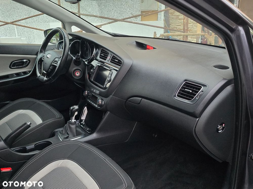 Kia Ceed 1.6 GDI Vision - 27