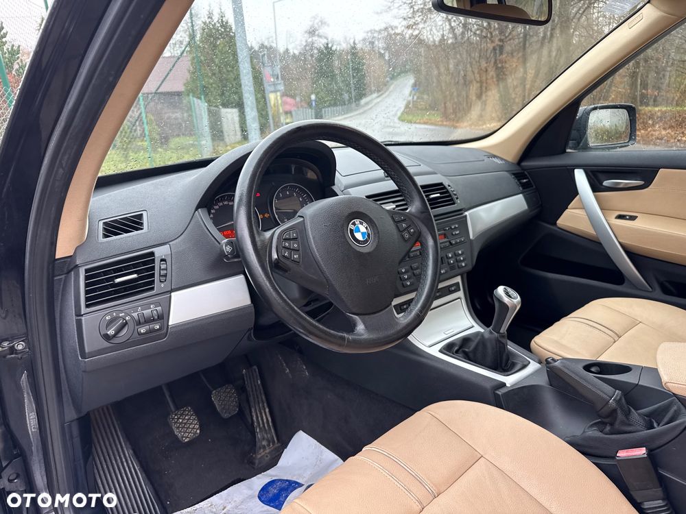 BMW X3 2.5si - 11