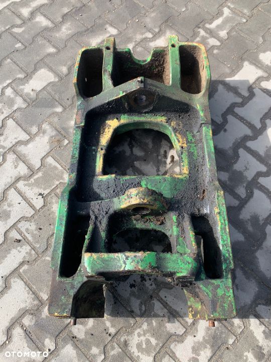 659584 Suport, obciążnik, Wspornik przedniej osi John Deere 3155 AL56444, AL56262, L56592 - 1