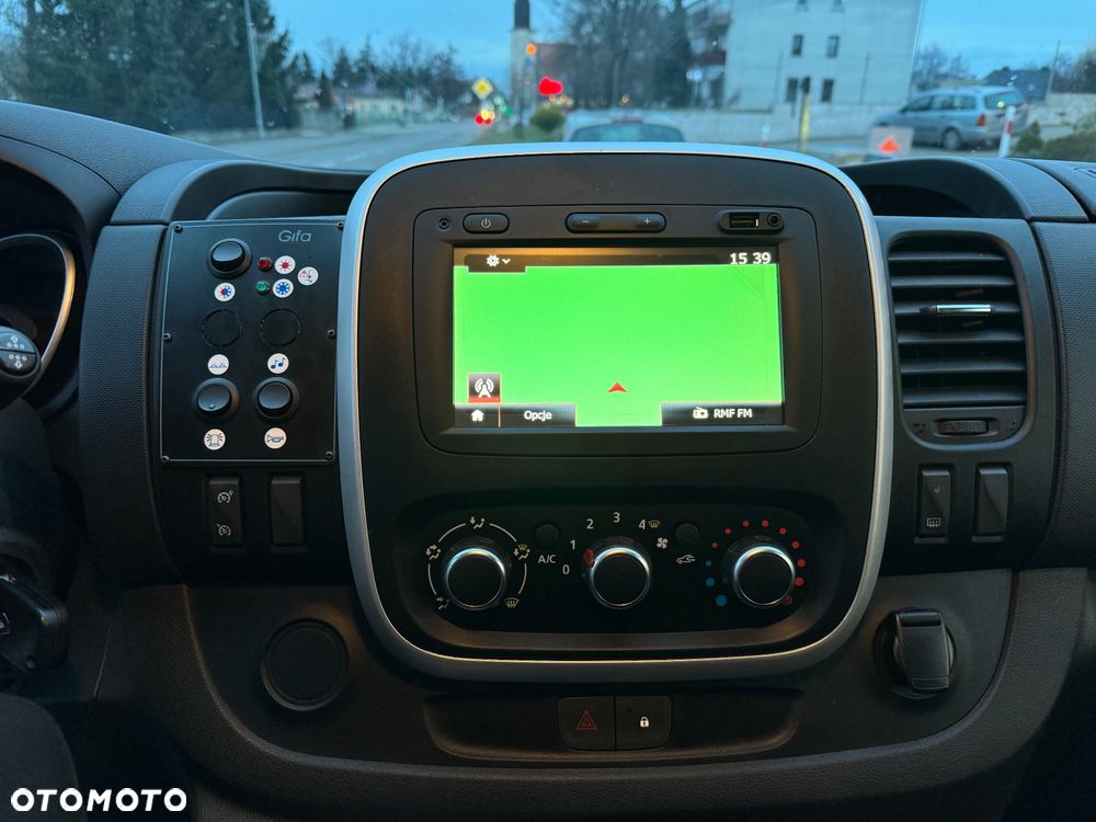 Renault Trafic - 16