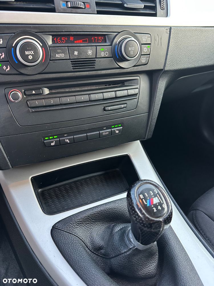 BMW Seria 3 318d - 25