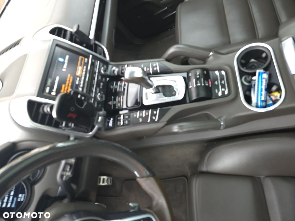 Porsche Cayenne Standard - 11