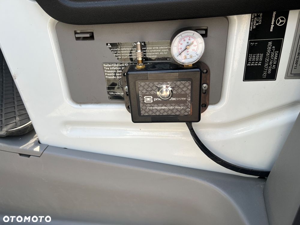 Mercedes-Benz Sprinter - 25