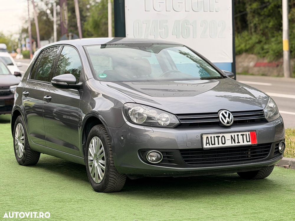 Volkswagen Golf - 1
