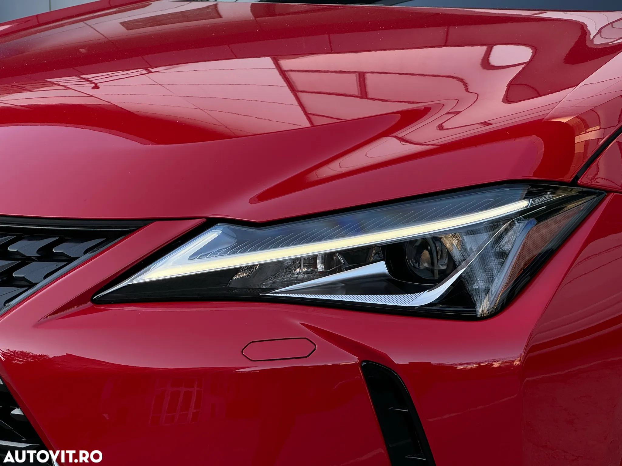Lexus UX 250h 2.0L HEV 20H- (178 HP) 4X2 CVT Executive - 8