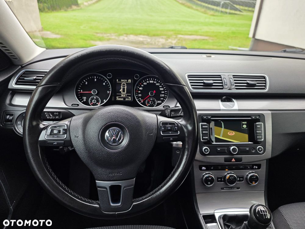 Volkswagen Passat Variant 2.0 TDI DPF Comfortline - 16