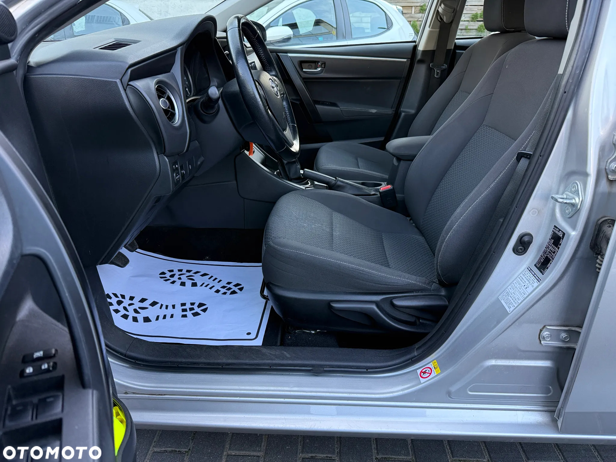 Toyota Corolla 1.6 Classic Plus - 10