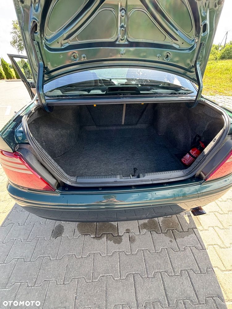Honda Accord 1.8i LS - 13