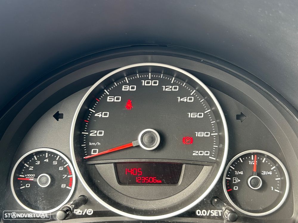 SEAT Mii 1.0 Ecomotive by Cosmopolitan - 16