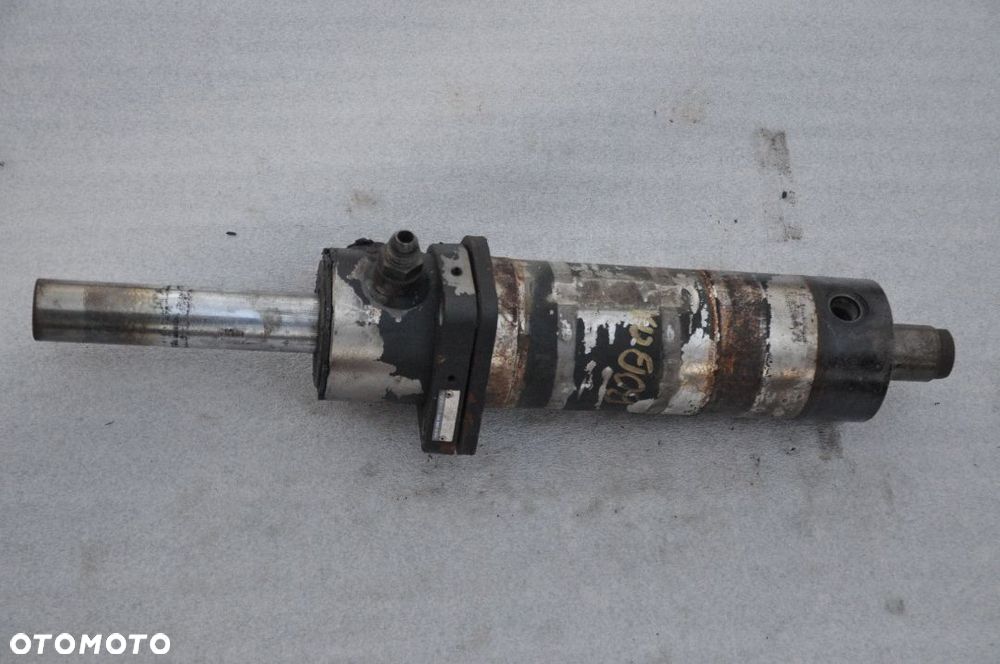 SIŁOWNIK SKRĘTU MOSTU BOBCAT T2556 - 1
