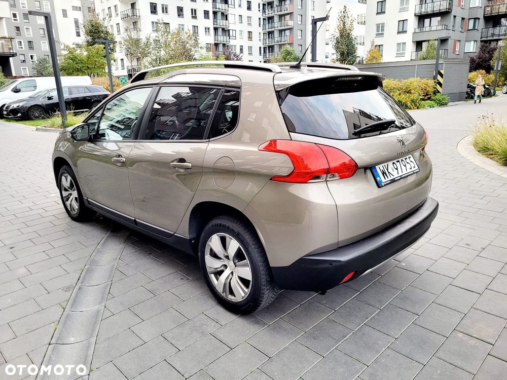 Peugeot 2008 1.2 Pure Tech Allure S&S - 9