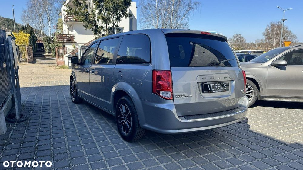 Dodge Grand Caravan - 5
