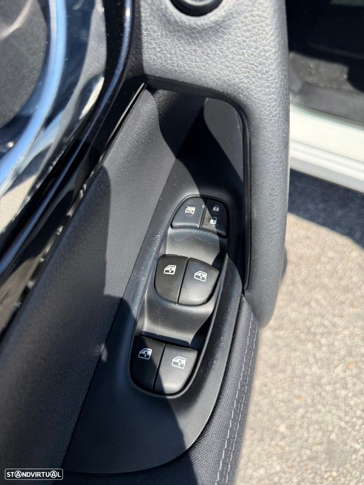 Nissan Qashqai 1.3 DIG-T N-Connecta J18 Led - 18