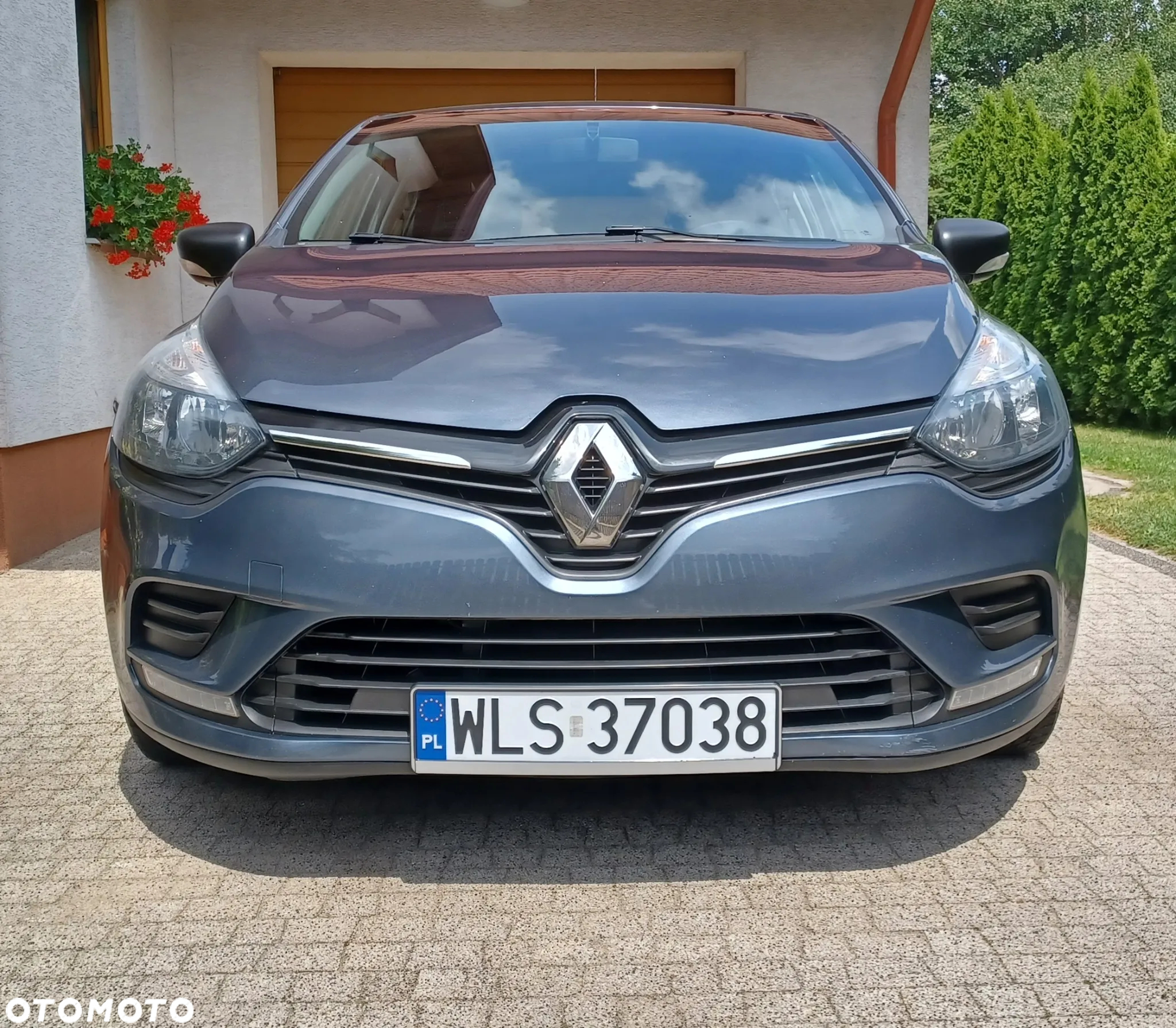 Renault Clio 1.2 16V 75 Life - 2