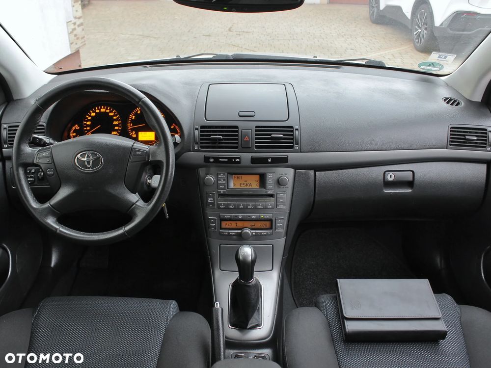 Toyota Avensis 1.8 VVT-i Sol Premium - 6