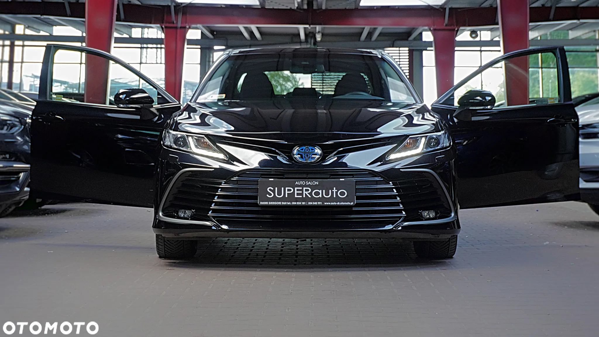Toyota Camry 2.5 Hybrid Comfort CVT - 4