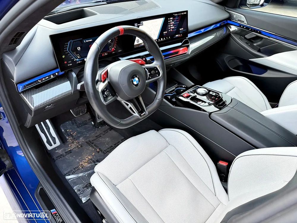 BMW M5 xDrive - 24