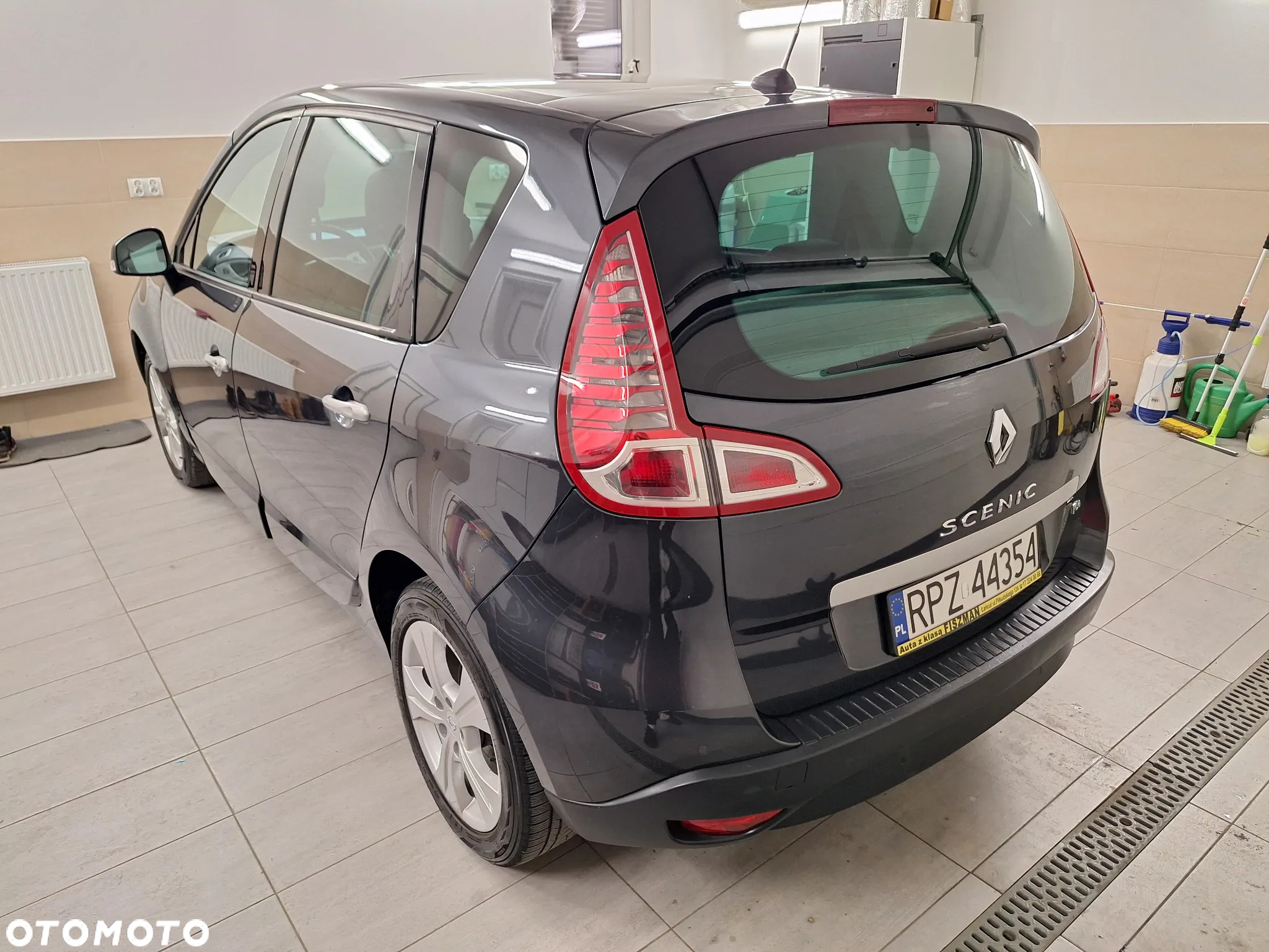 Renault Scenic 1.4 16V TCE TomTom Edition - 11