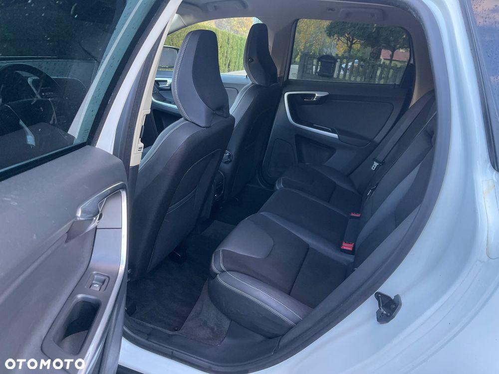 Volvo XC 60 D4 AWD Momentum - 12