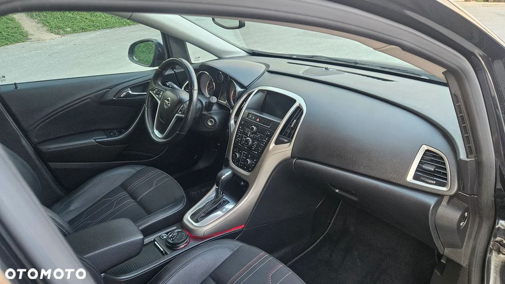 Opel Astra 1.4 Turbo Automatik 150 Jahre - 29