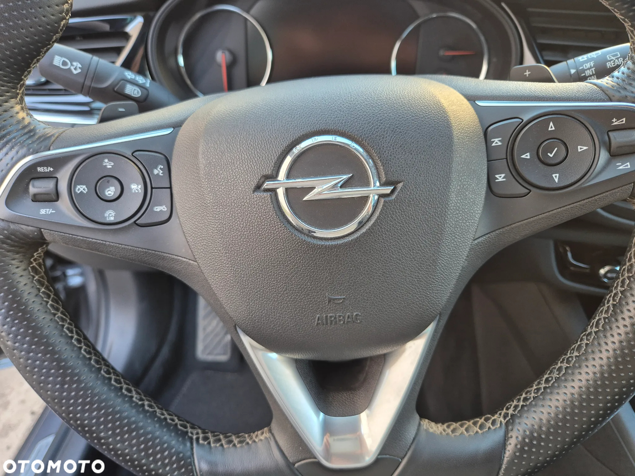 Opel Insignia 2.0 CDTI Executive - 24