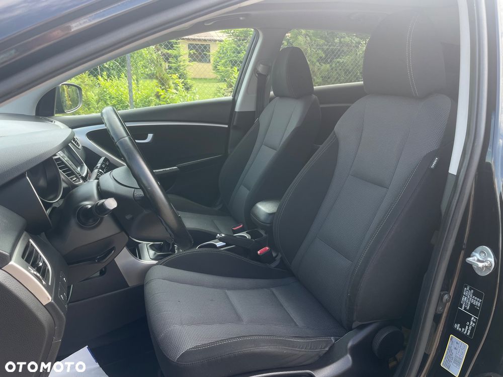 Hyundai i30 blue Kombi 1.6 CRDi Passion - 5