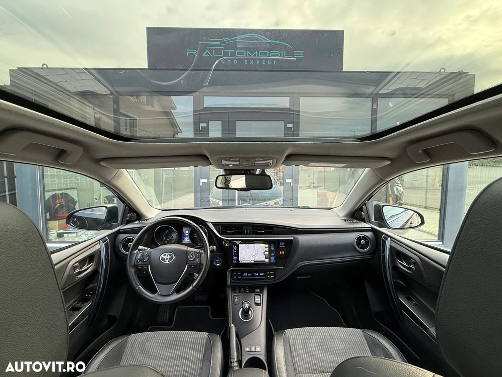 Toyota Auris 1.8 L VVT-i Hybrid Sol + - 17